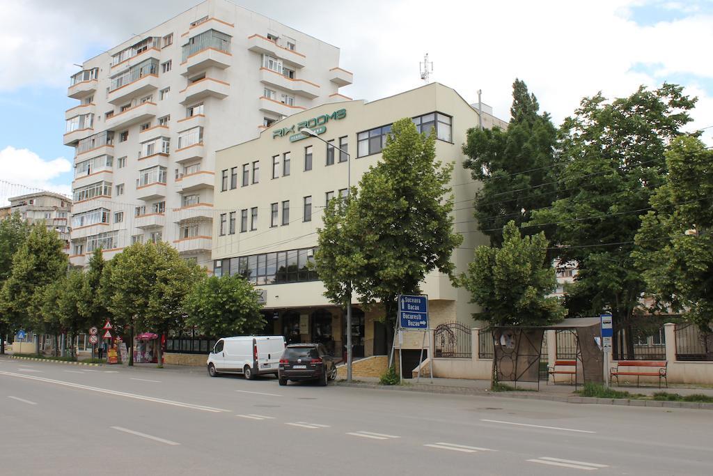 Pensiunea Rix Rooms Focsani Exterior photo